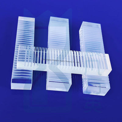 ফ্যাক্টরি তৈরি উচ্চ তাপমাত্রা প্রতিরোধী ক্ষয় প্রতিরোধী স্বচ্ছ অস্বচ্ছ কোয়ার্টজ গ্লাস বিশেষ আকারের অংশ নমুনা সমর্থনের জন্য