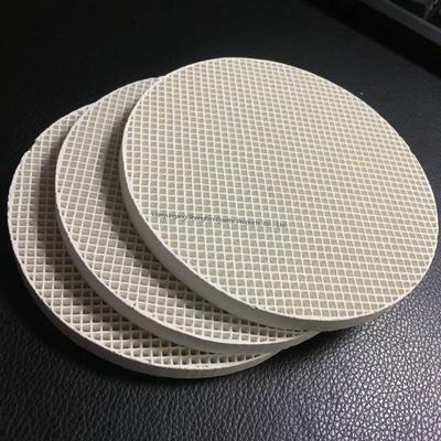 ইন্ডাস্ট্রিয়াল সিরামিক অ্যালুমিনিয়াম প্লেট হোল ঘনত্ব 99% Al2O3 অ্যালুমিনিয়াম সিরামিক কাস্টম পলিশিং